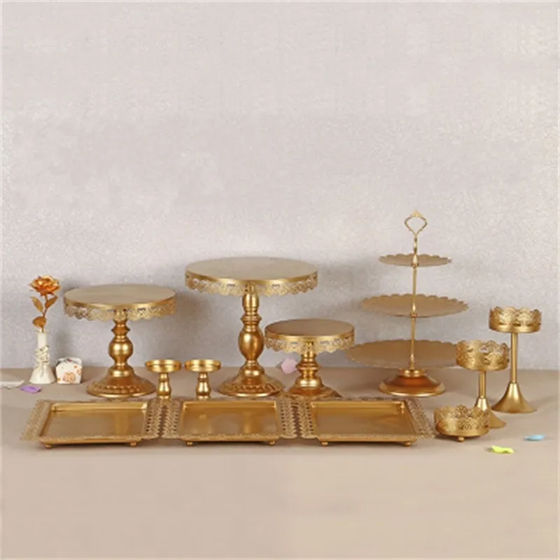 7 pièces Cuireware Gold Gâteau Blanc Stand Set Round Metal Crystal Cupcake Dessin d'affichage Piédestal Mariage Partie de mariage 20220107 Q2