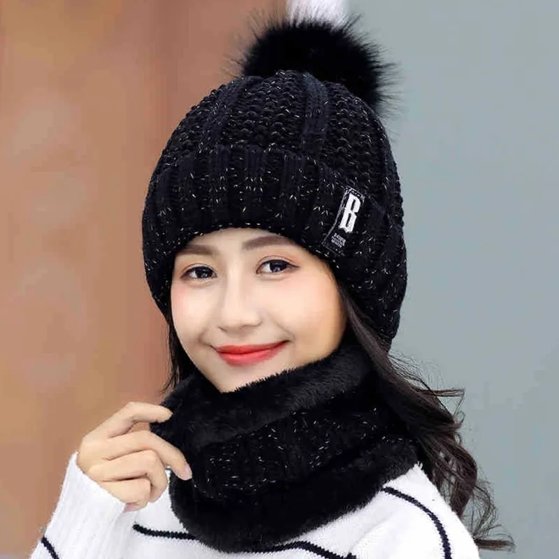新しい女性暖かい厚い帽子ファッション冬の女性のための毛皮裏地付きニットキャップレターbビーニーハットガールズポンポムニットハットY201024