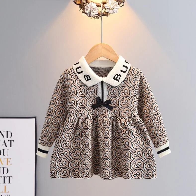 Grande Qualité Bébé Filles Tricoté Princesse Robes Printemps Automne Lettres Imprimé Enfants À Manches Longues Robe Enfants Bowknot Robe 1-6 Ans