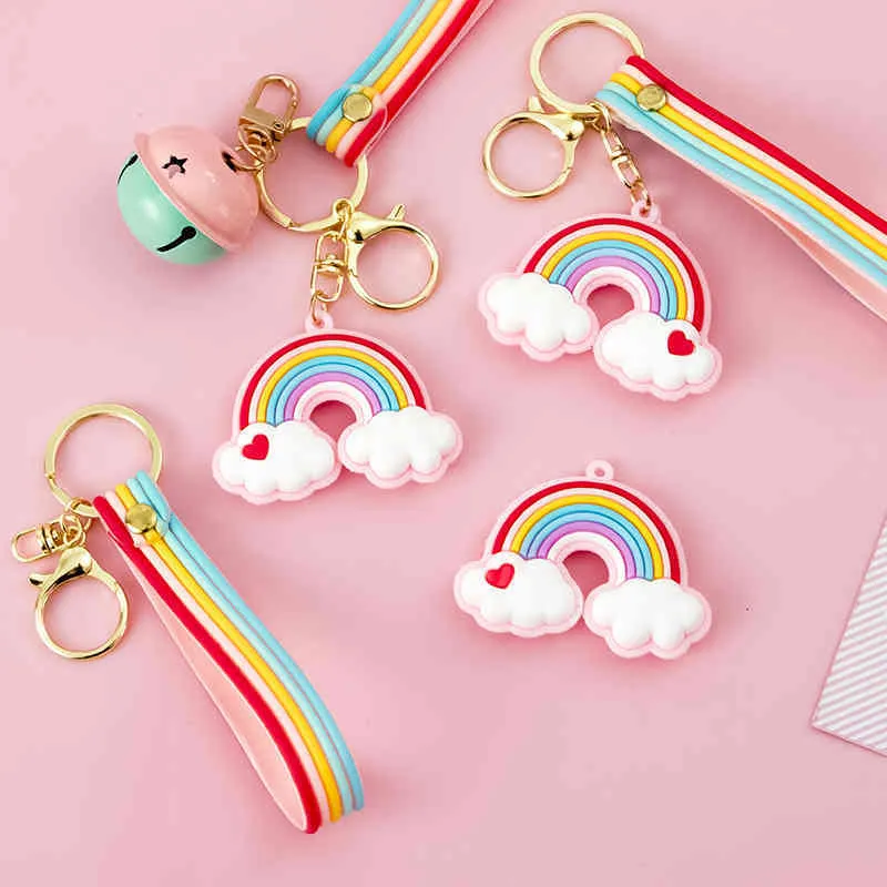 Porte-clés version coréenne coeur de fille créatif en plastique souple arc-en-ciel porte-clés cartable sept pendentif accessoires