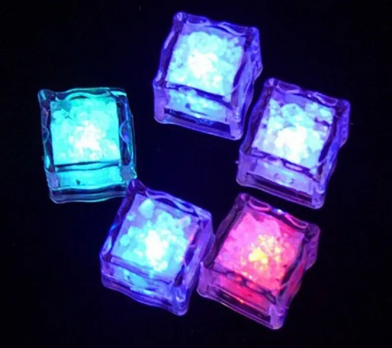 Lumières LED Polychrome Flash Party Sticks Glowing Ice Cubes Clignotant Clignotant Décor Light Up Bar Club Wedding