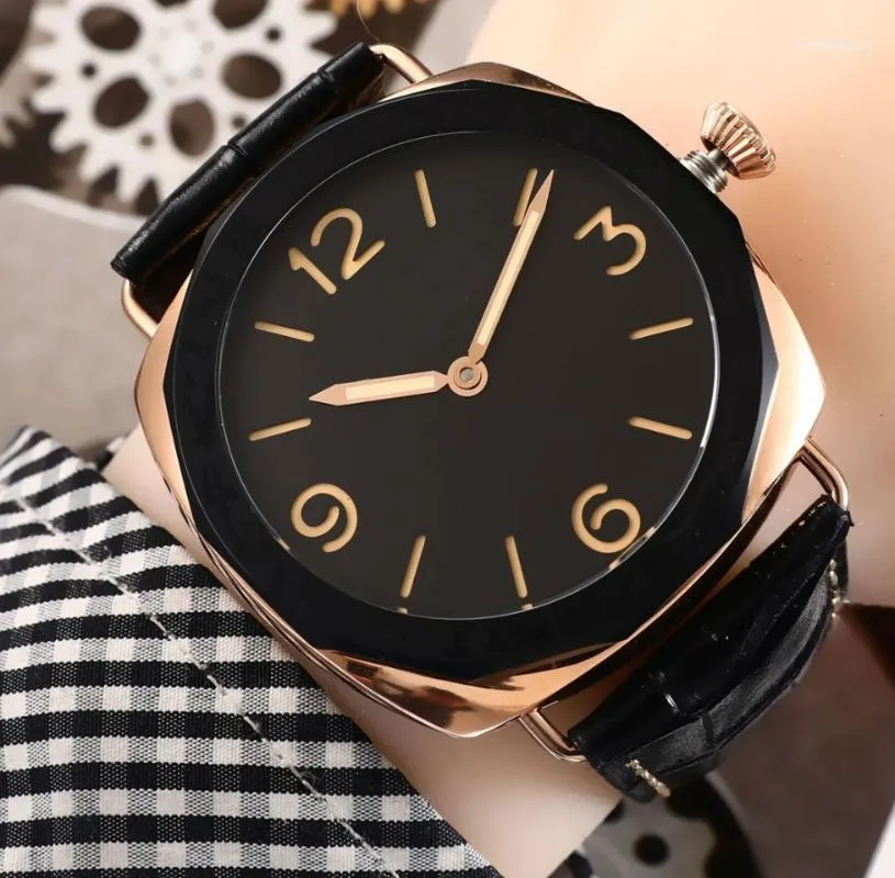 Montre de mode 2020 nouveaux hommes montre cadran noir Sport montre-bracelet à Quartz bracelet en cuir Date Watches11
