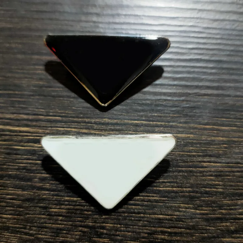 Metal Triangle Letter Brooch Women Girl Triangle Brooch Suit Lapel Pin White Black Fashion Jewelry Accessories