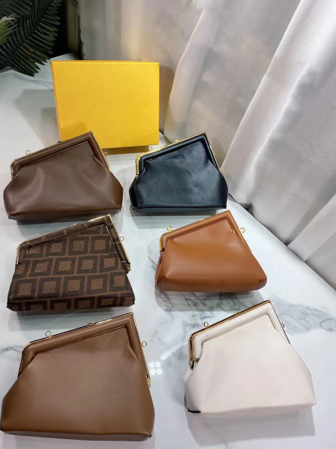 Fashoin 2022 Lady New Designer Wallet Way Walled Womens Handbags純正レザークラシッククロスボディバッグダブラーFバックル牛革Shouler Purses高品質ボックストート