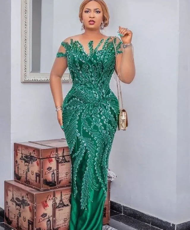 2020 Arabisch Aso Ebi Green Luxe SEXY Evening kralen Bacless Prom Dresses Sheath Formal Party Tweede Receptie Jurken Zj267