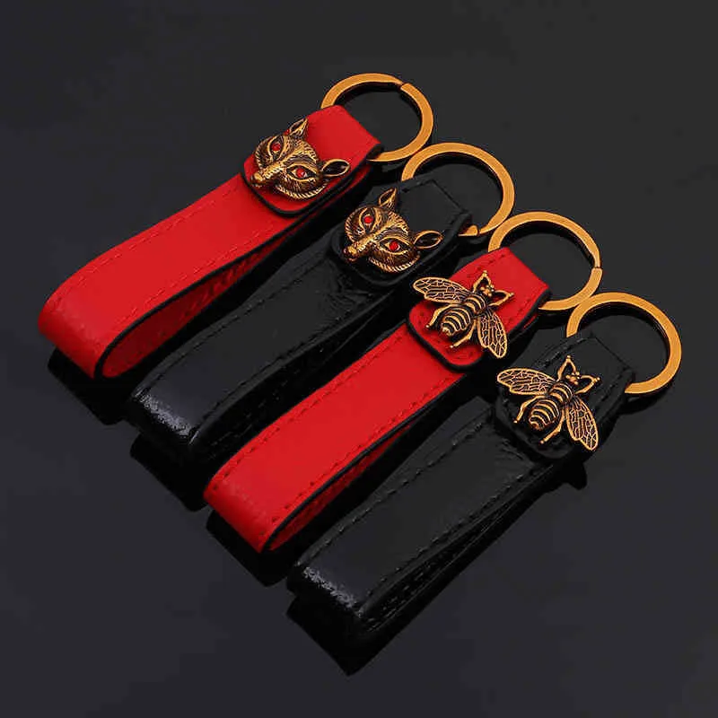 Chaveiros Chaveiro de luxo em pele de raposa e abelha, vermelho preto, adequado para o tamanho do carro