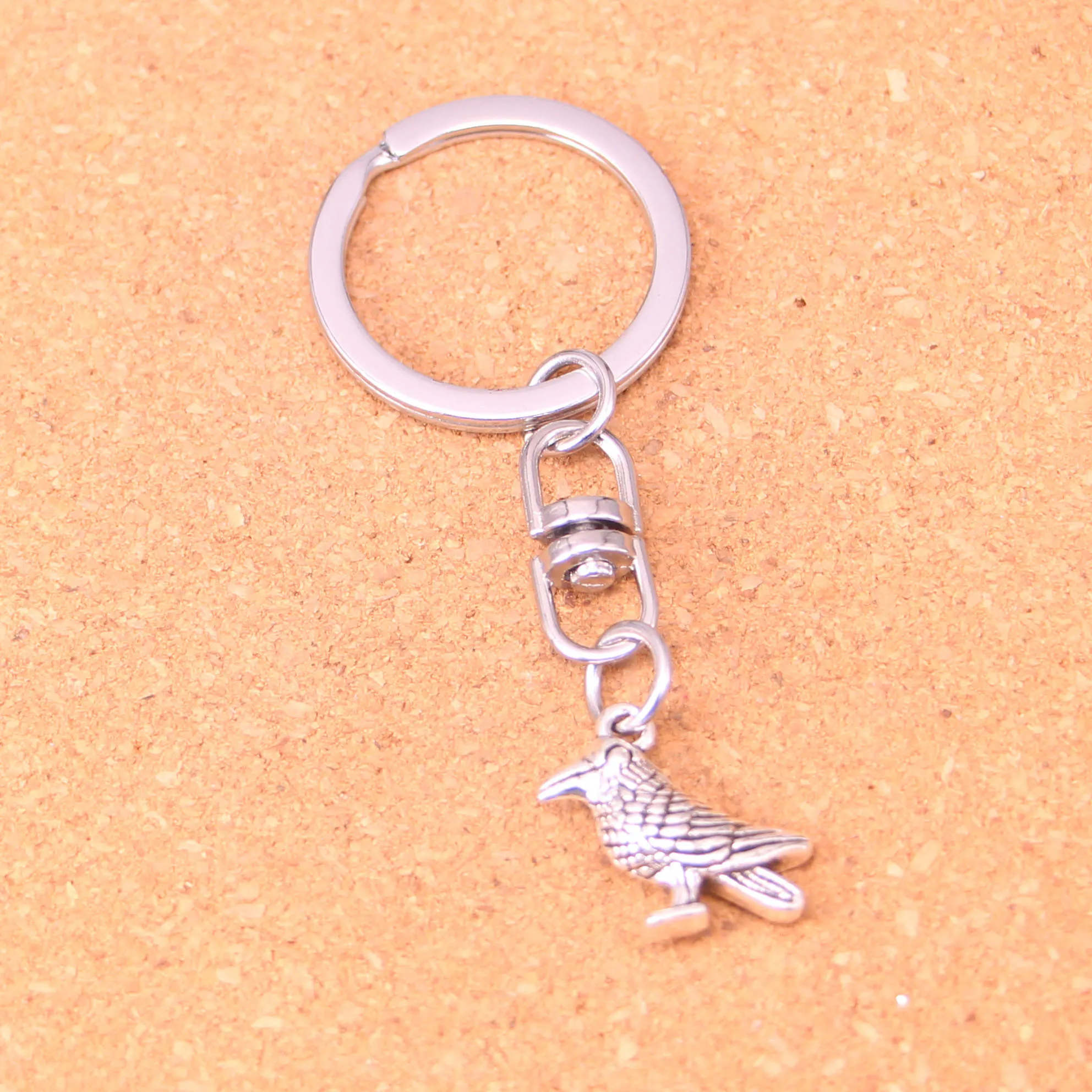 Mode porte-clés 17*17mm oiseau perroquet pendentifs bijoux à bricoler soi-même voiture porte-clés porte-anneau Souvenir pour cadeau