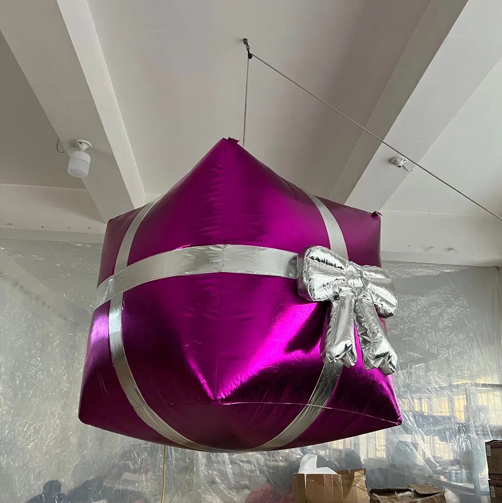 Shinning 거 대 한 크리스마스 풍선 선물 상자 장식 항공기 휴일 광고에 대 한 선물
