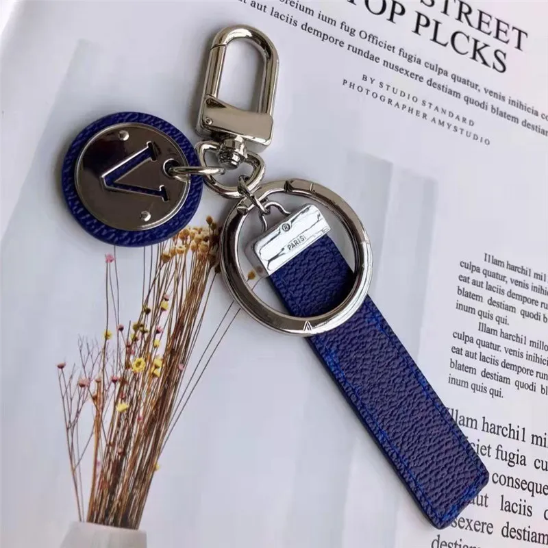 Designer Leather Keychain Car Key Ring Buckle Fashion Handmade Men Women Carabiner Lovers Keychains Bags Pendant Blue Keyrings Gifts