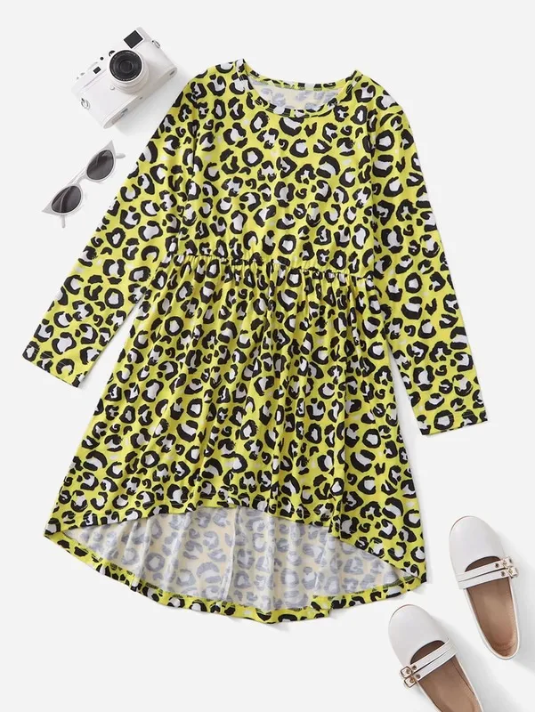 Vestido de niñas con bajo asimétrico y estampado de leopardo SHE