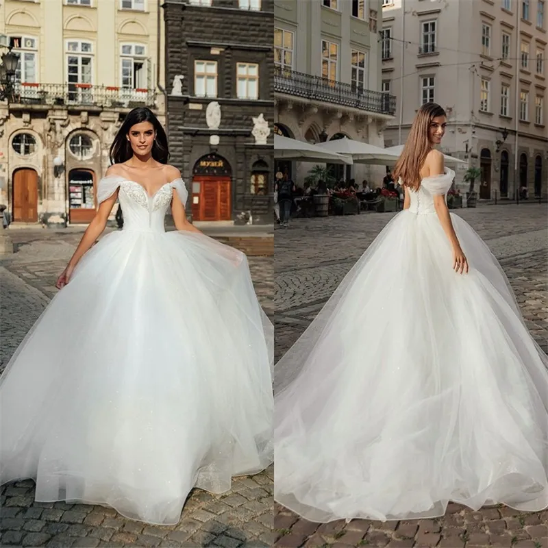 Eleganckie sukienki ślubne A Projekt Koraliki Zakończone koronkowe aplikacje Czechskie suknie ślubne seksowne z rękawów na ramię Vestidos de novia