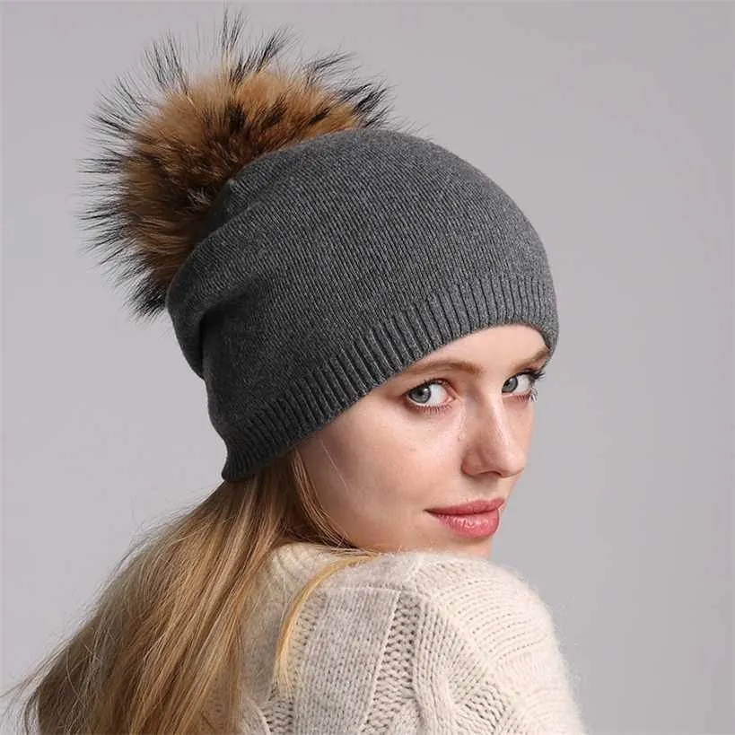 Autunno Inverno Pompon Beanie Hat Donna Lavorato a maglia di lana Skullies Berretti Berretto da donna casual Cappelli di pelliccia di procione reale 220112