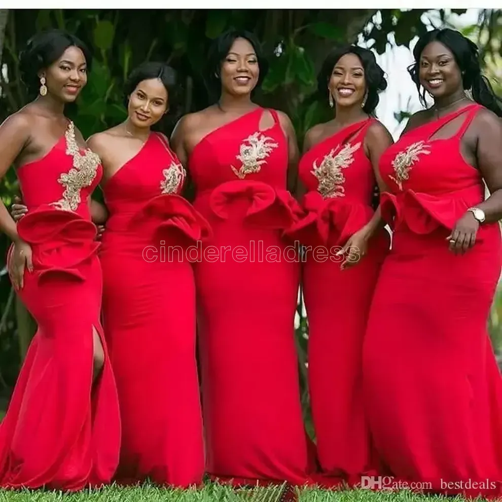 2022 Basit Kırmızı Bir Omuz Mermaid Afrika Gelinlik Modelleri Ruffles Bel Aplikler Boncuklu Altın Nedime Elbisesi Artı Boyutu Düğün Konuk Kıyafeti BC10853