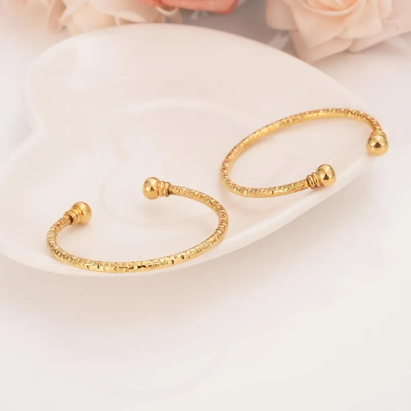 Liten härlig guld Dubai Afrika Bangle Arab Smycken Guld Charm Girls Indien Anklet Armband Smycken för barn Baby Födelsedaggåva1