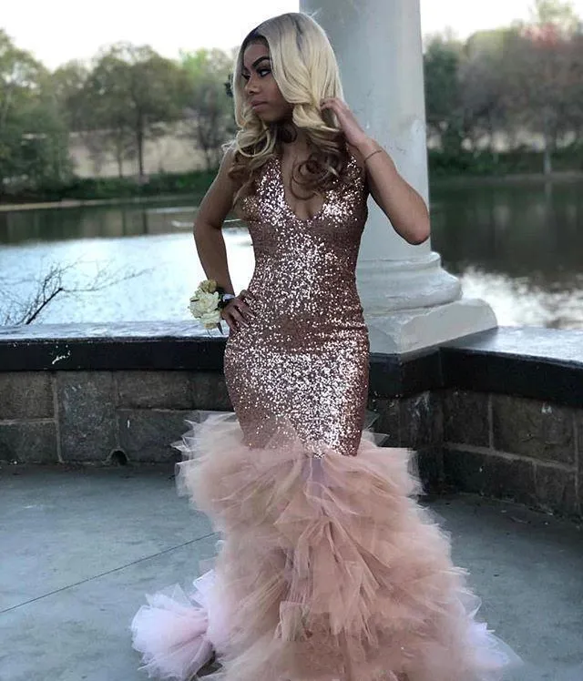 Sparkle Rose Gold Lovertjes Mermaid Prom Dresses voor Afrikaanse Black Girls 2022 V-hals Ruches Tiered Rok Lange Avondjurken Speciale Gelegenheid Jurk Pageant