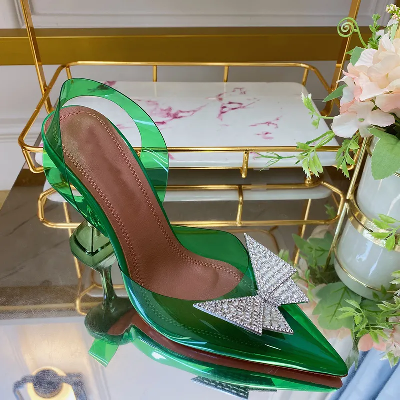 Sexy puntige tenen hakken dames kleding schoenen ontwerper transparante PVC boog kristal diamant gespog decoratie schoen topkwaliteit dinerfeest