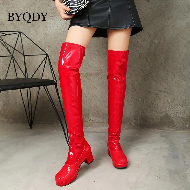 Stivali BYQDY Coscia alta donna tacco grosso punta tonda moda sopra il ginocchio PU scarpe fetish in pelle per ragazze Plus 48
