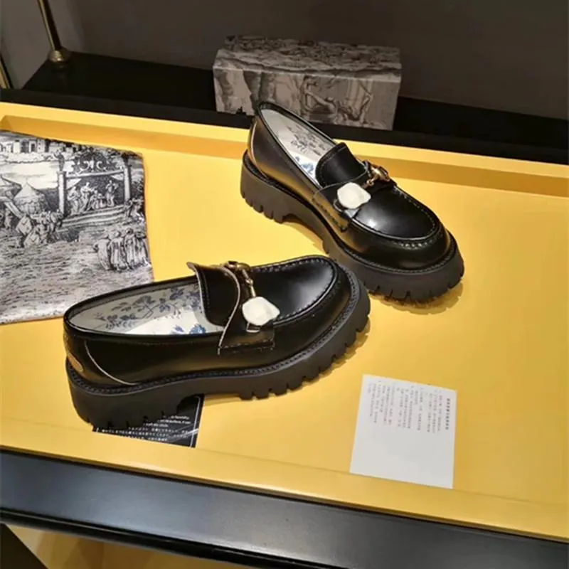 أعلى أزياء مصمم أحذية منصة ثلاثية الأسود المخمل الأبيض المتضخم للرجال والنساء فستان حفلة عادية جلد العجل 35-41