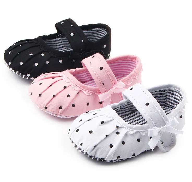 Baby Girl Dot infant crib shoes Soft Anti-Slip Toddler shoes newborn First Walkers 0-18M