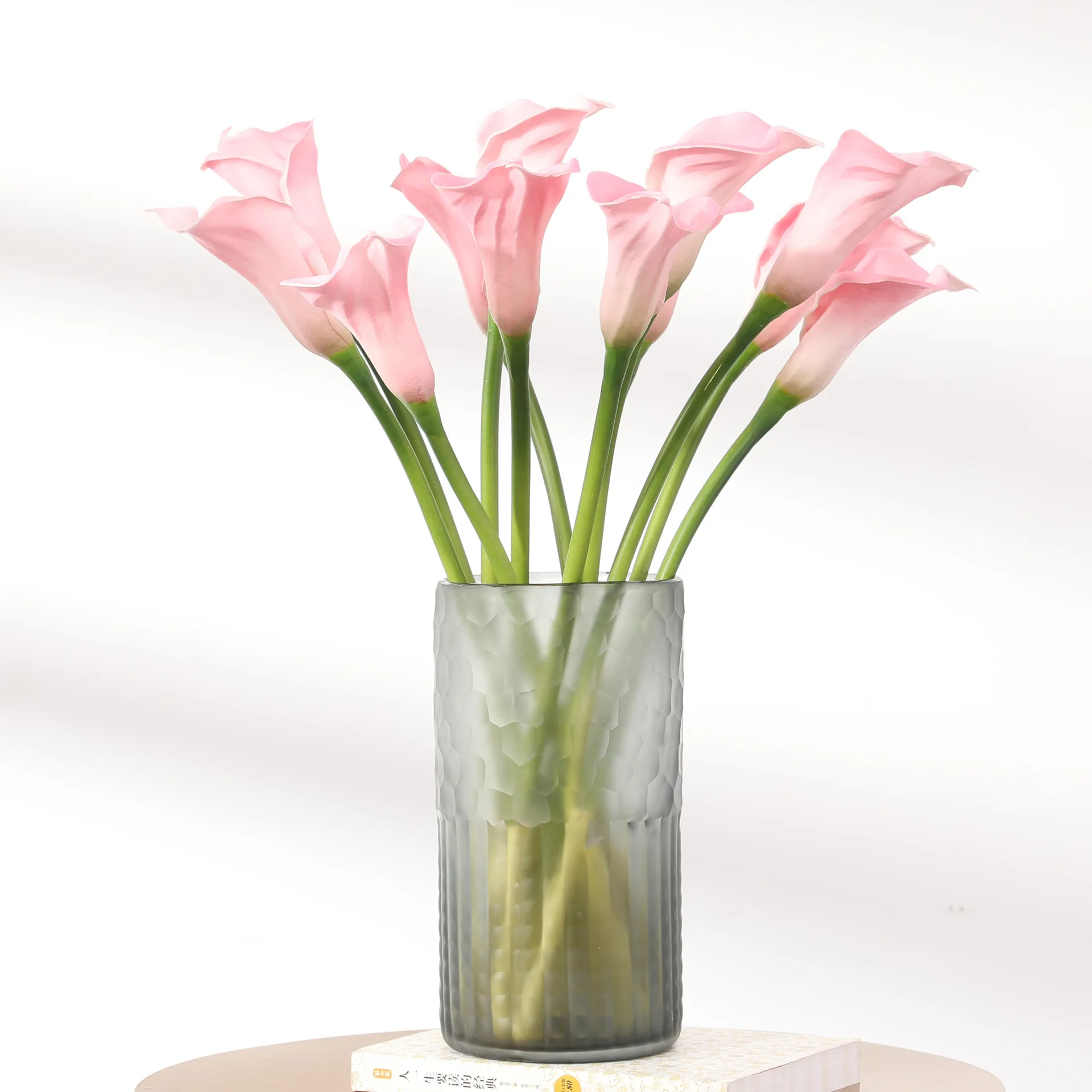 10pc hand känner pu simulering liten calla lilja konstgjorda blommor hem decora blomma vägg bröllop bakgrund falska blomma liljor