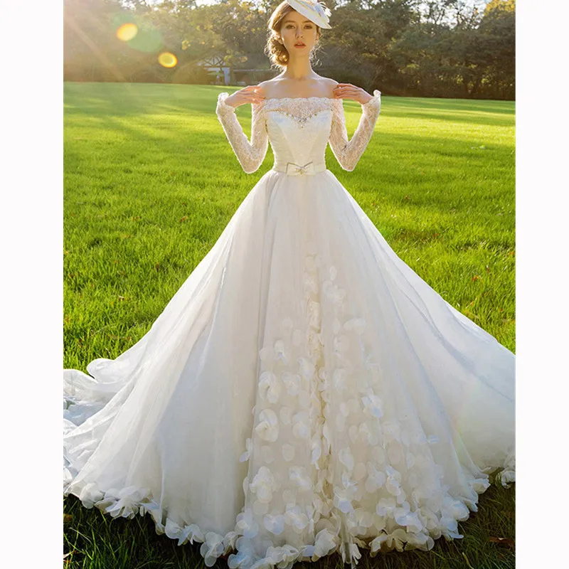 Off-Shoulderl 3D-Floral Appliques White Plus Size Ball Gown Gothic Wedding Dresses Lace Beaded Backless Vintage Bridal