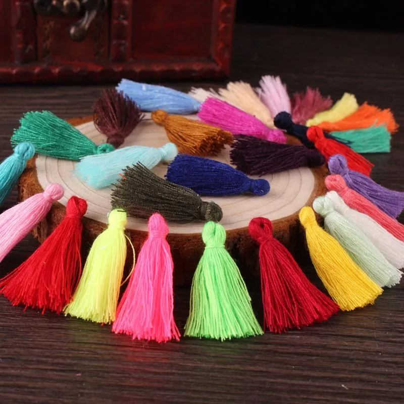 100 sztuk Mini bawełniany wątek Tassel DIY Craft Materiały Bransoletka Kolczyki Akcesoria Dekoracja Włosów Materiał Naszyjnik Kluczyka Fring H Jllzce