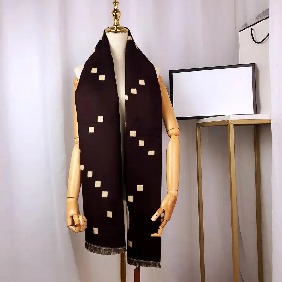 Mode Design Wraps Ankomstman Kvinnors 4 Seasons Sjal Scarves Lattice Letters Scarf Multi Styles Box Extra högsta kvalitet