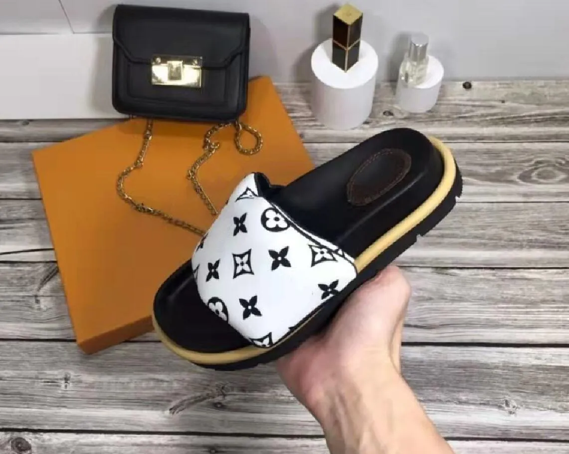 Newest with box men women fashion slippers luxury slides summer flat slipper trendy leather rubber sandal mens beach slide Big size 35-41 white