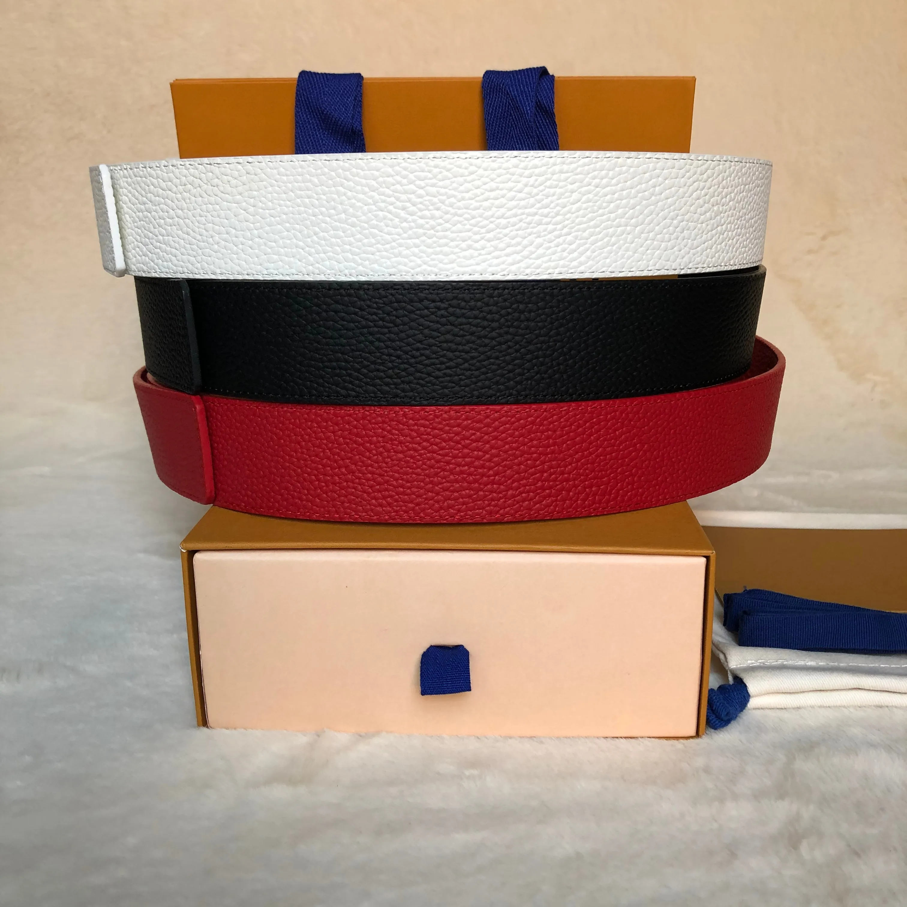 mens ceinture ceintures pour hommes designer chaud meilleure qualité noir blanc rouge en cuir véritable hommes ceinture avec boîte classique lettre marron grille noire grille blanche hommes ceintures shippin gratuit