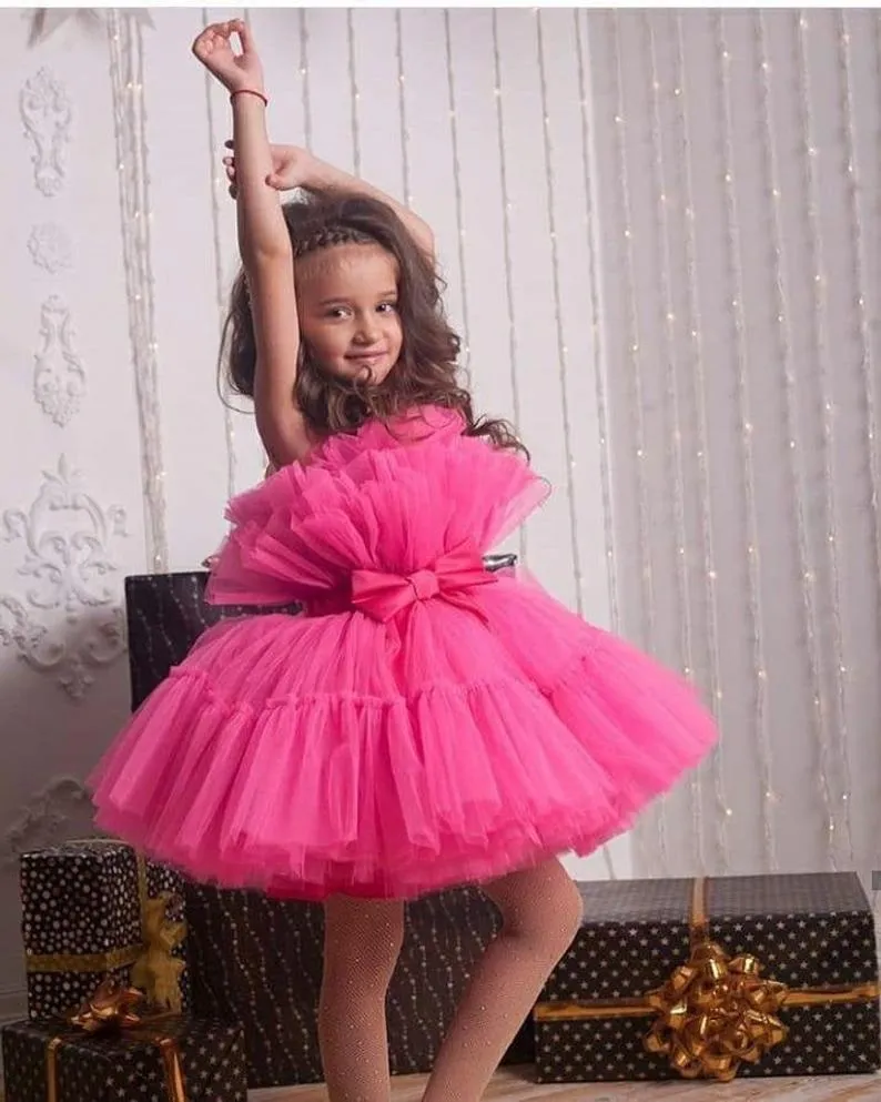 Fuchsia Bloem Tieners Jurken Strapless Tiered Bow Sash Tulle TUTU Meisjes Pageant Jurk Mini Korte Kids Verjaardag Toga Eerste communie Jurk