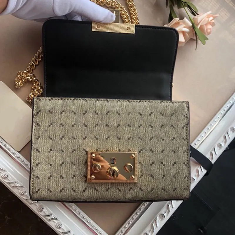Ladies purse with store lock and key