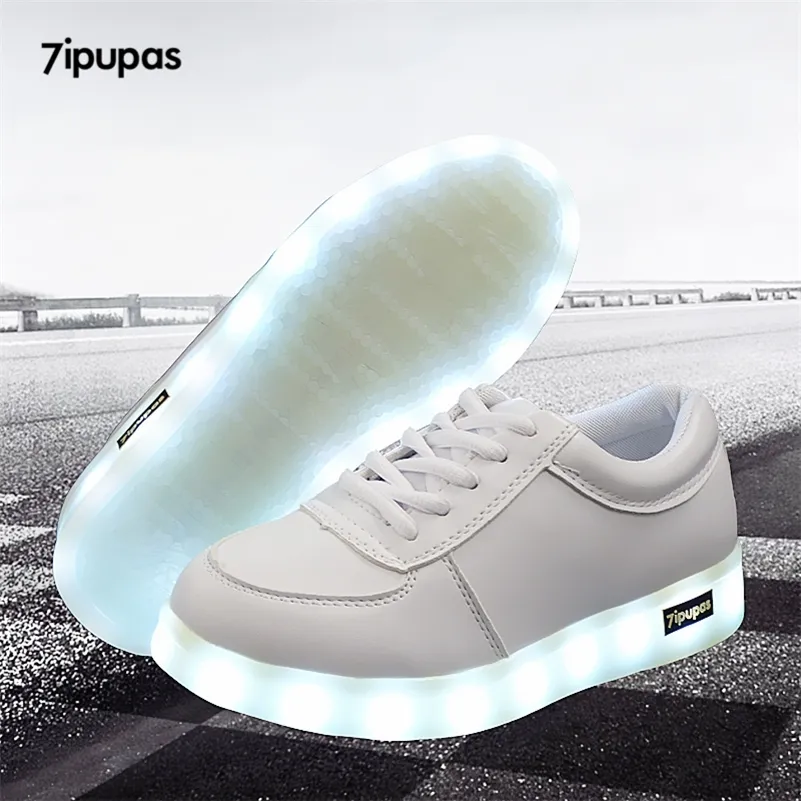 Sneakers luminose colorate Scarpe da ragazzo unisex a LED con suola illuminata per bambini Scarpe da ragazza illuminate Scarpe da ginnastica con ricarica USB incandescente LJ201027