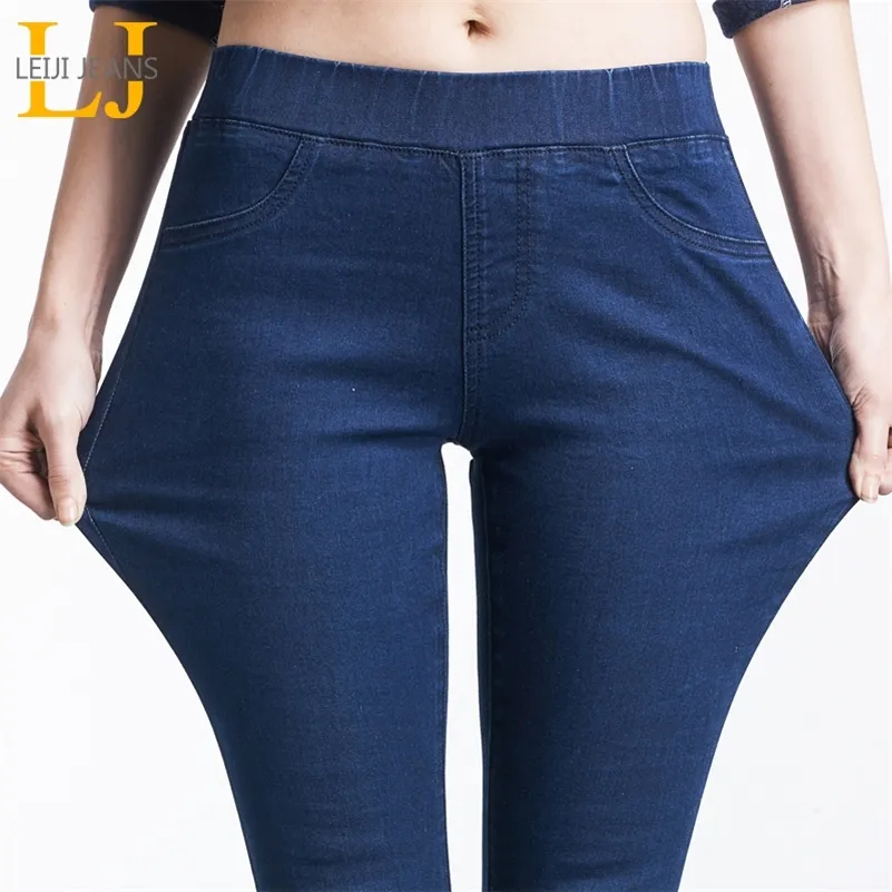 Leijijeans 2020 Bahar ve Yaz Artı Boyutu Orta Elastik Bel Streç Ayak Bileği Uzunluğu Anne Kot Kadınlar Için Sıska Pantolon Capris Jeans LJ201012