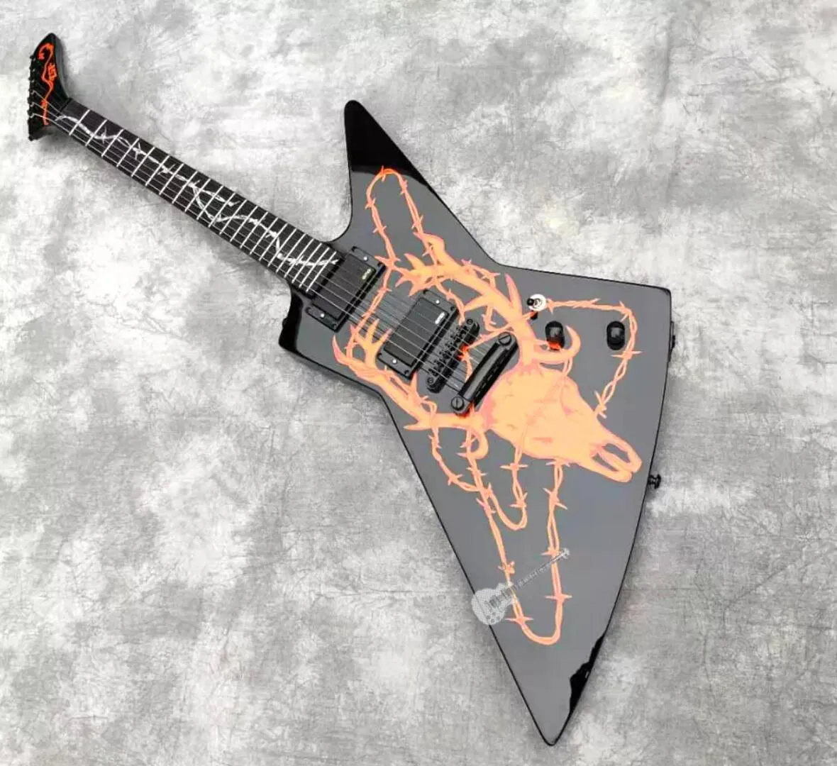 James Hetfield Metallica Woodburned Elk Skull MX250 Black Explorer Rogue Rocketeer Electric Guitar With EMG Pickups And Black Hardware From Jugg guitar 117.09 DHgate.Com