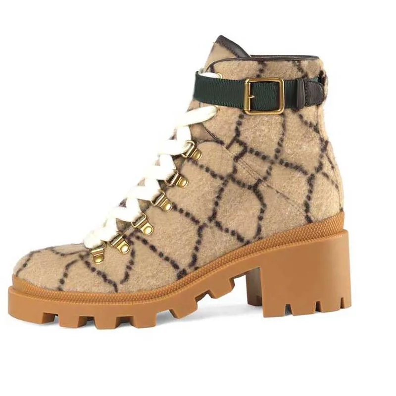 Moda Kısa Bot% 100 Cowhide Kemer Toka Metal Kadın Ayakkabı Klasik Kalın Topuklu Deri Tasarımcı Ayakkabı Yüksek Topuklu Elmas Lady Boot Büyük Boyut 35-42 US6-US11 Kutu