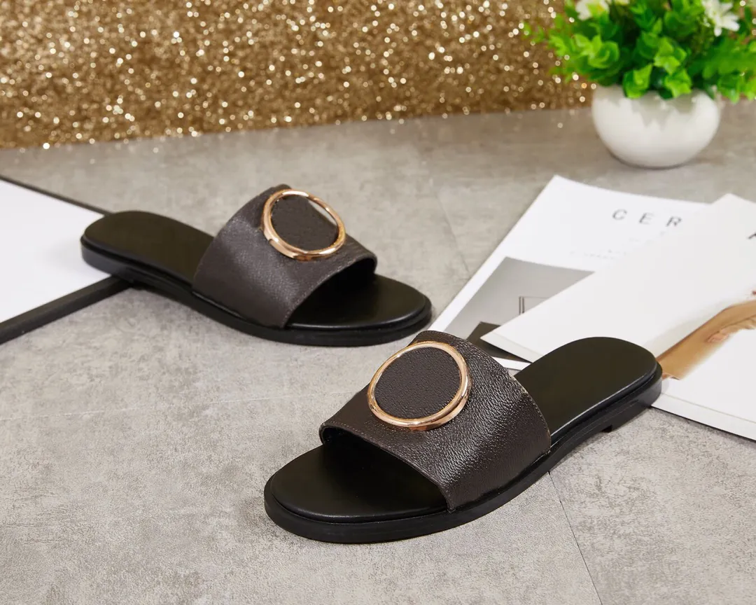 Designer Slides Mens dames slippers zomer sandalen strand dia plat platform dames sandali badkamer schoenen flip flops st ster