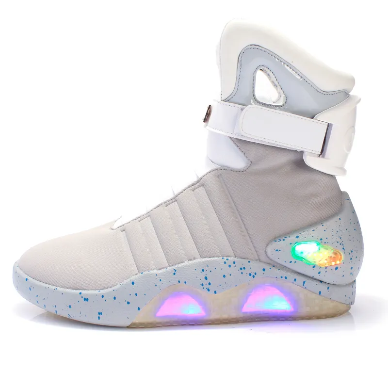 RayZing Männer Stiefel USB wiederaufladbare LED-Schuhe für Mann und Frauen Mode Freizeitschuhe Zurück in die Zukunft leuchtende Wüstenstiefel Männer 201203
