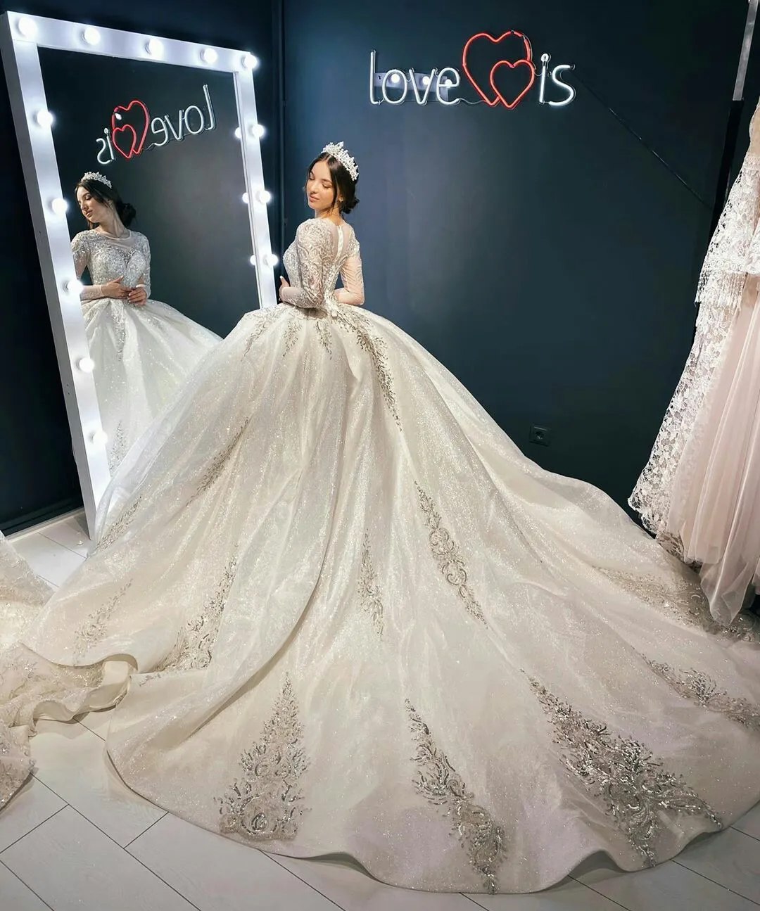Abito Da Sposa Bohémien In Pizzo Con Maniche A Aletta – Clothfun – Modello A-Line Per Matrimonio In Spiaggia – Colore Avorio, Taglie Su Misura