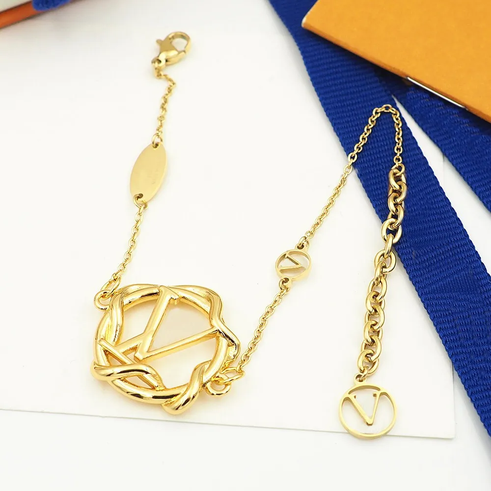 Europe America Style Jewelry Sets Lady Women Gold-color Metal Hollow Out V Initials Garden Necklace Earrings Bracelet Sets M69035