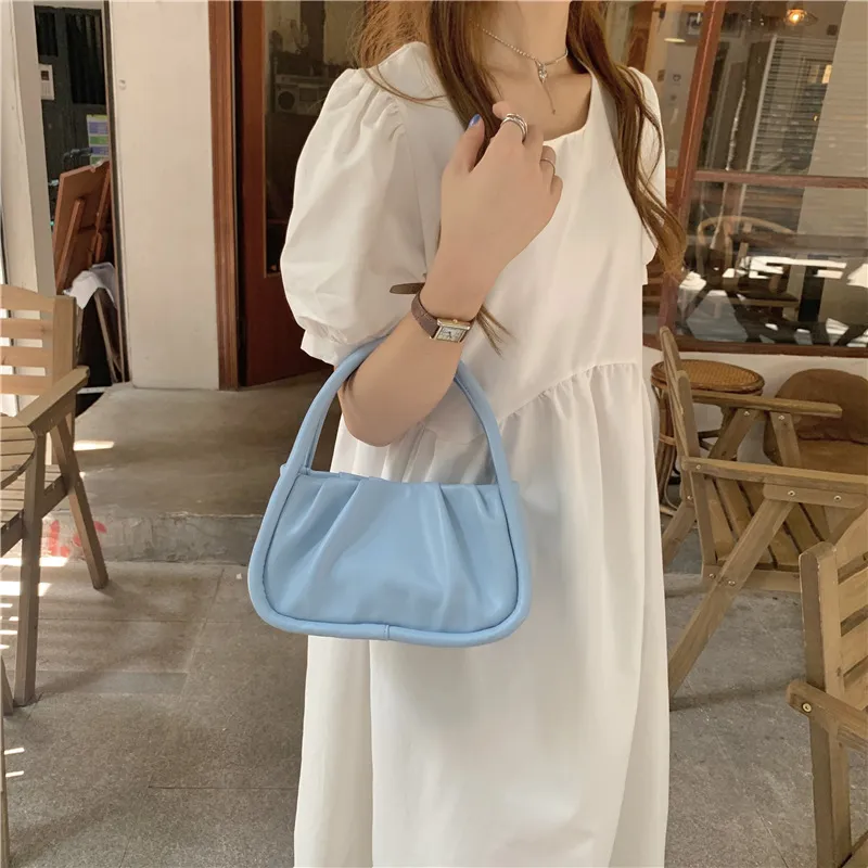 HBP Fashion new trend design bag women`s summer 2022 high-end pleated cloud bag Western style one-shoulder messenger handbag