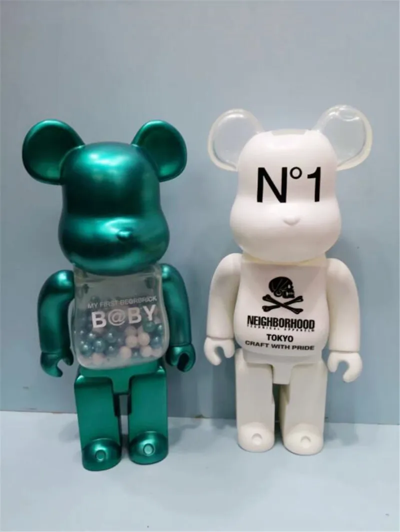 أحدث 400٪ 28 سنتيمتر bearbrick تهرب الغراء الجمجمة الأبيض والأسود الدب أرقام لعبة لجمع @ rbrick الفن عمل نموذج زينة الاطفال هدية