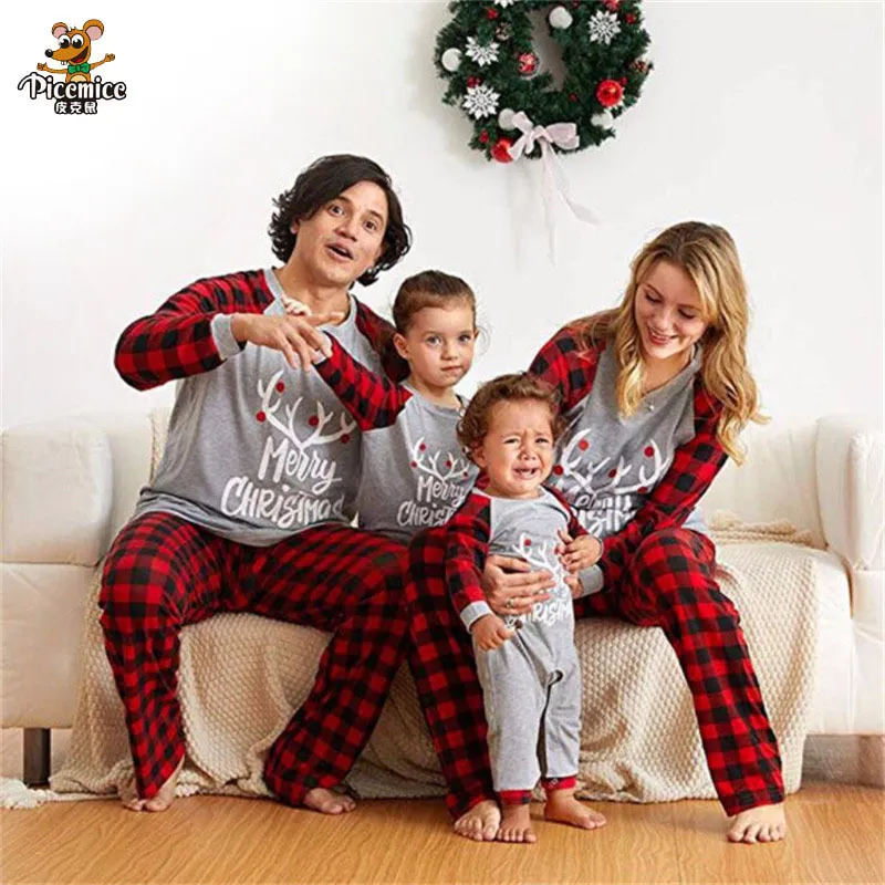 Julfamilj Matchande Kläder Outfits Mother Dotter Dad Son Baby Kids Elk Print Plaid Suit för familjehem Pyjamas Set LJ201111