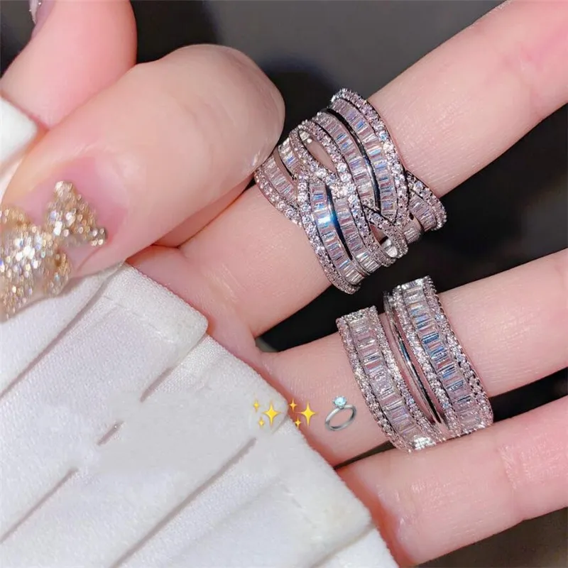 2021 Nieuwe Sprankelende Ins Luxe Sieraden 925 Sterling Zilveren Princess Cut White Topaz Diamond Gemstone Eternity Dames Bruiloft Cross Ring Gift