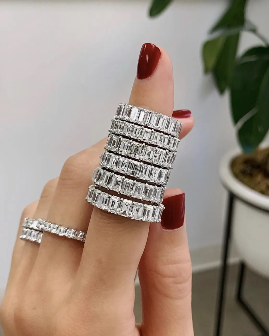 Lüks 925 STERLING Gümüş Pave Emerald Cut Simüle Elmas Düğün Nişan Kokteyl Kadın Topaz Band Rings Fine Jewelry Toptan