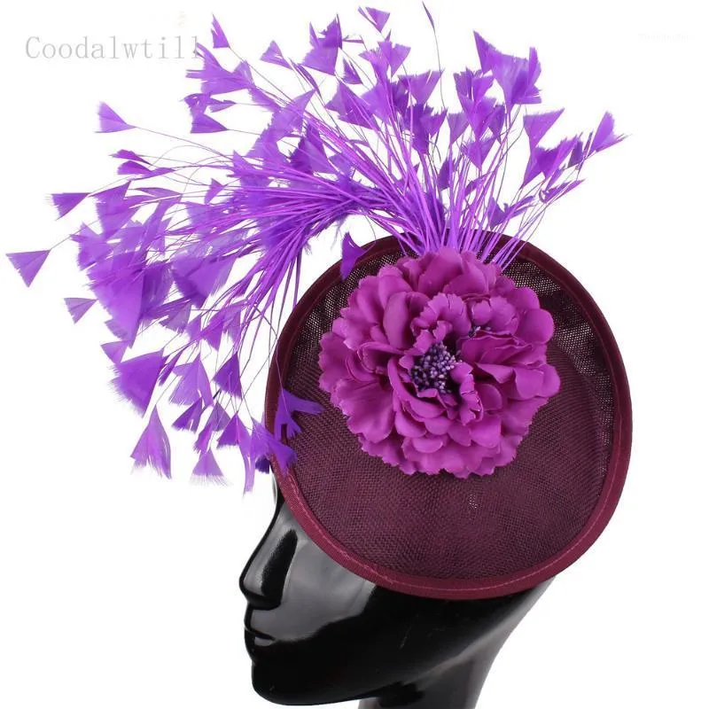 Cappelli a tesa avara Moda Fiore viola Donna Fedora Cap Fermaglio per capelli Piume fantasia Fascinators Bel copricapo da sposa Elegante copricapo da donna1