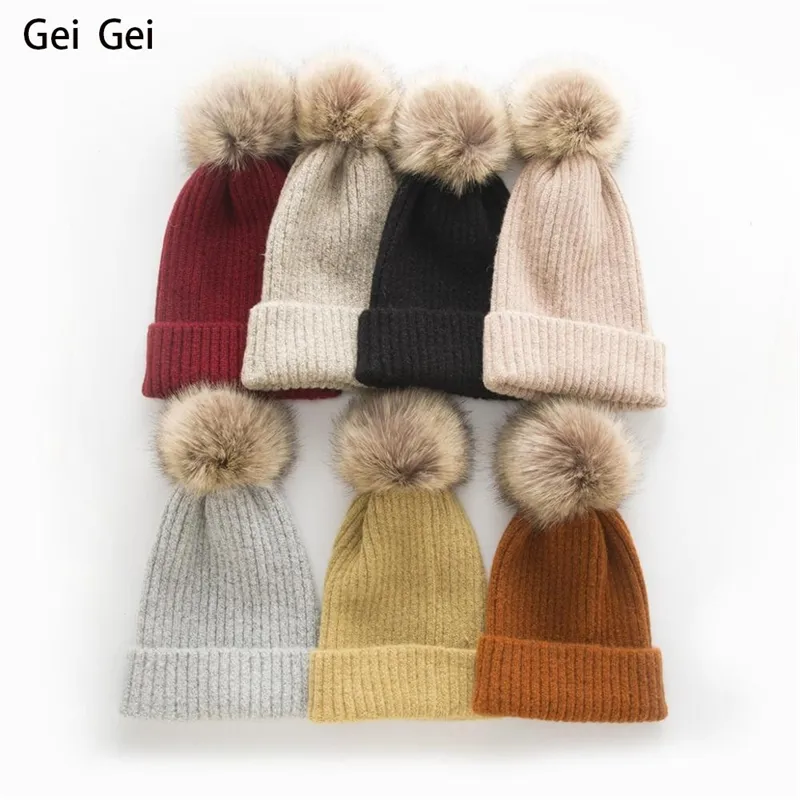 Nouveau Mignon Hiver Maman Femmes Bébé Enfants Crochet Bonnets Tricotés Enfants Fille Garçon Laine De Fourrure Bobble Ball Pompon Bonnets Chapeaux Y201024