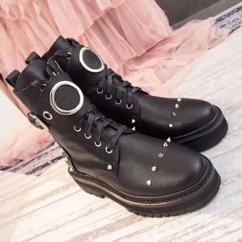 Hot Sale- Designer Boots Fashion Round Martin Beach Fastener with 100% Leather Rivet Boots Outdoor Thick-heeled Rubber Women Shoe box