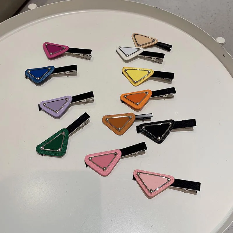 17color Designer Letters Inverted Triangle Metal Duckbill Clips Women Girls Retro Geometric Hair Pin Bangs Clip Vintage Simple Barrettes Head Accessories