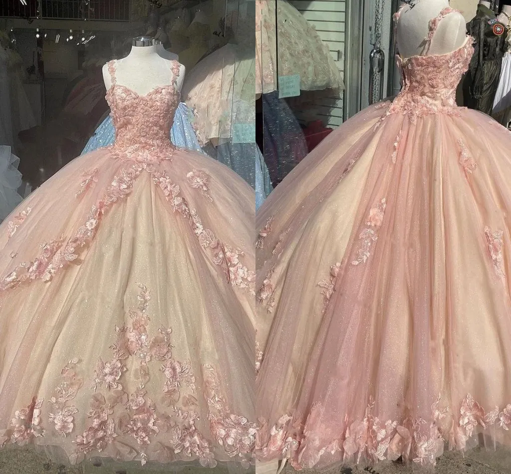 淡いピンク3D花の花のアップリケQuinceanera Dress Prom Sweet 16ドレススパゲッティコルセットバックブリンチュレプロム卒業ページェント
