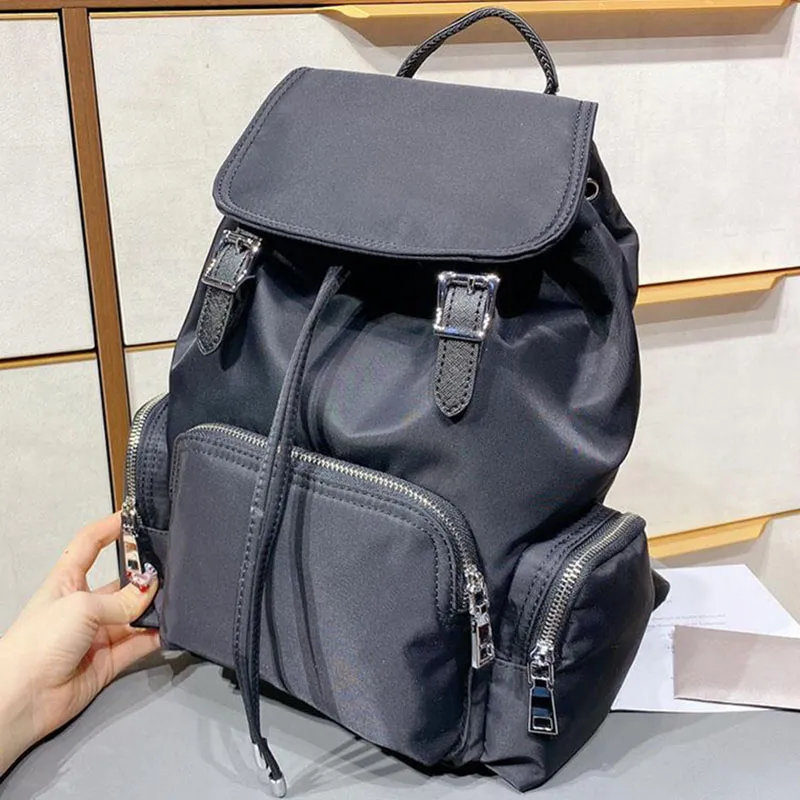 Zaino unisex in nylon tinta unita Borsa a tracolla alla moda con due cinturini Zaini impermeabili di alta qualità Borse da scuola Barnd di lusso Stile zaino